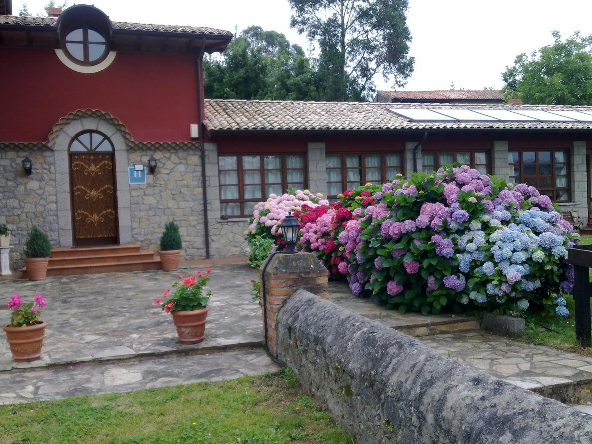 Hotel Rural Ovio Nueva De Llanes Exterior photo