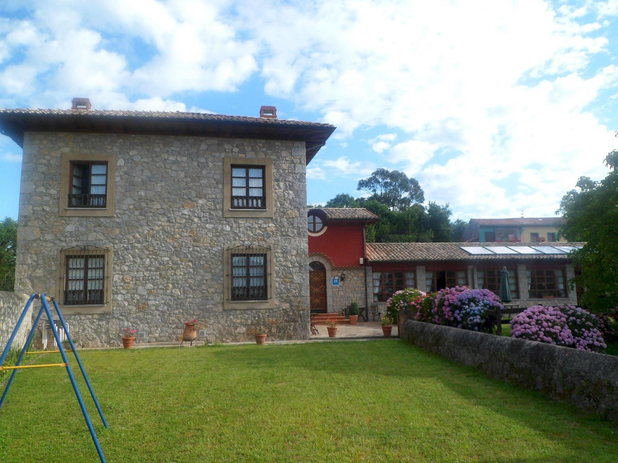 Hotel Rural Ovio Nueva De Llanes Exterior photo